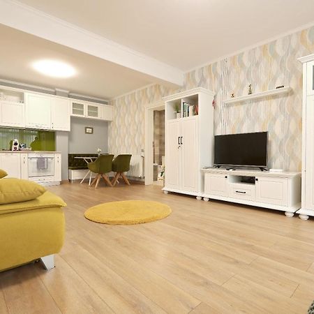 Olivia Studio Орадя Экстерьер фото